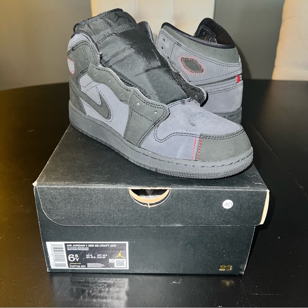 NEW Air Jordan 1 Mid SE Craft GS Dark Smoke Grey-Red Women Sz 8/ 6.5Y